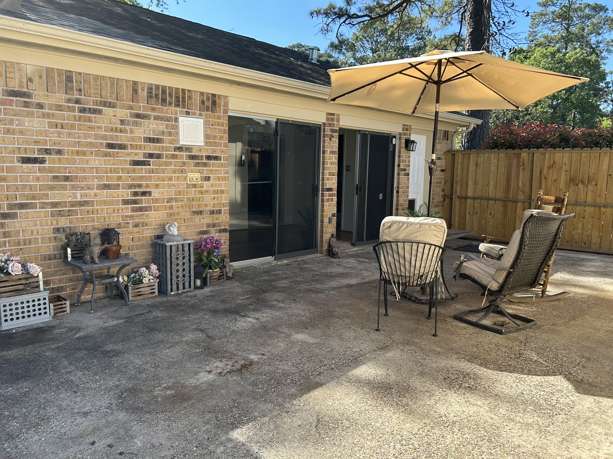 25414 Cottage Hill Lane Spring, TX 77373 - Photo 41 of 50 a view of a chairs and table in the patio