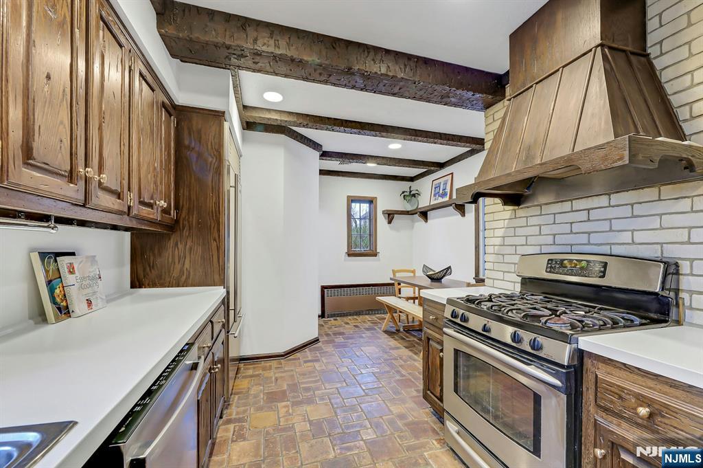 300 Churchill Road Teaneck, NJ 07666 - Photo 18 of 48