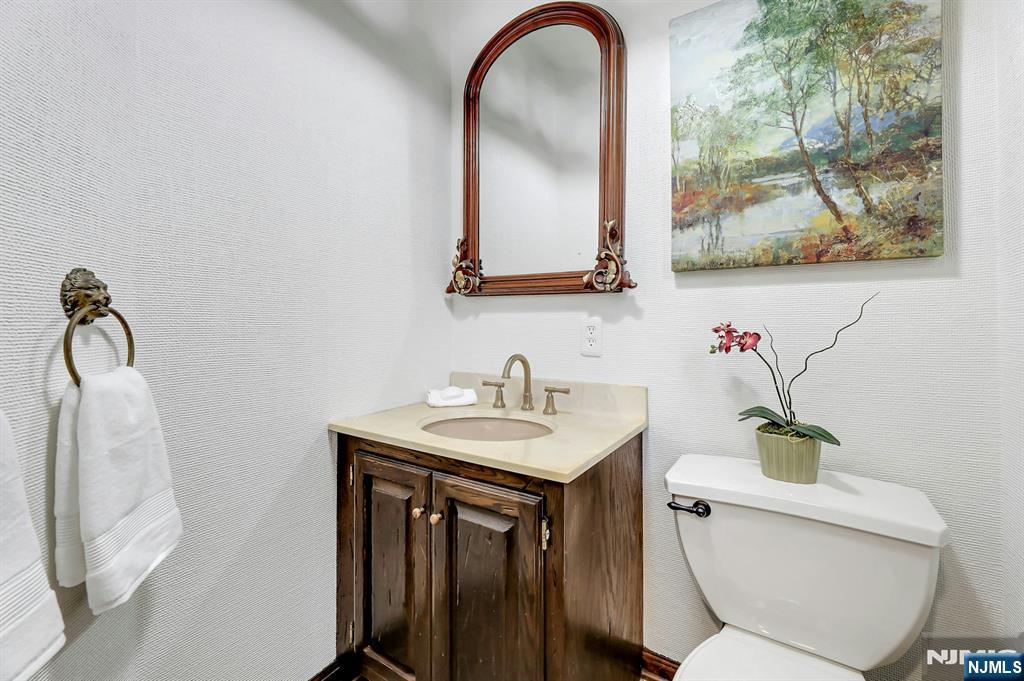 300 Churchill Road Teaneck, NJ 07666 - Photo 20 of 48