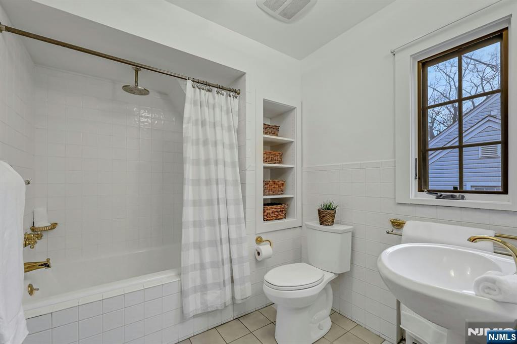 300 Churchill Road Teaneck, NJ 07666 - Photo 29 of 48