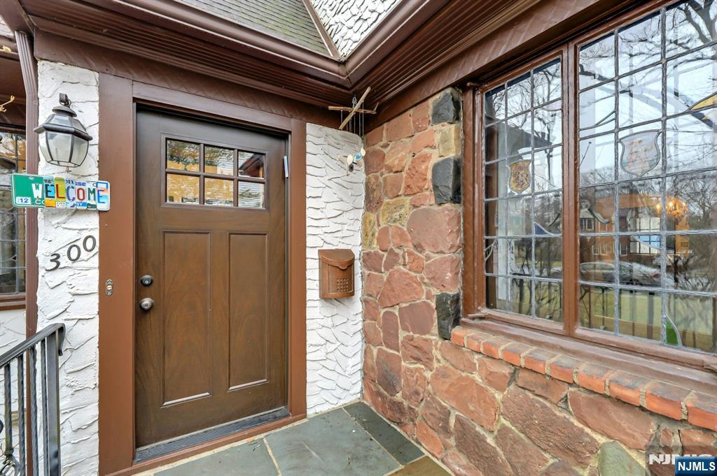 300 Churchill Road Teaneck, NJ 07666 - Photo 5 of 48