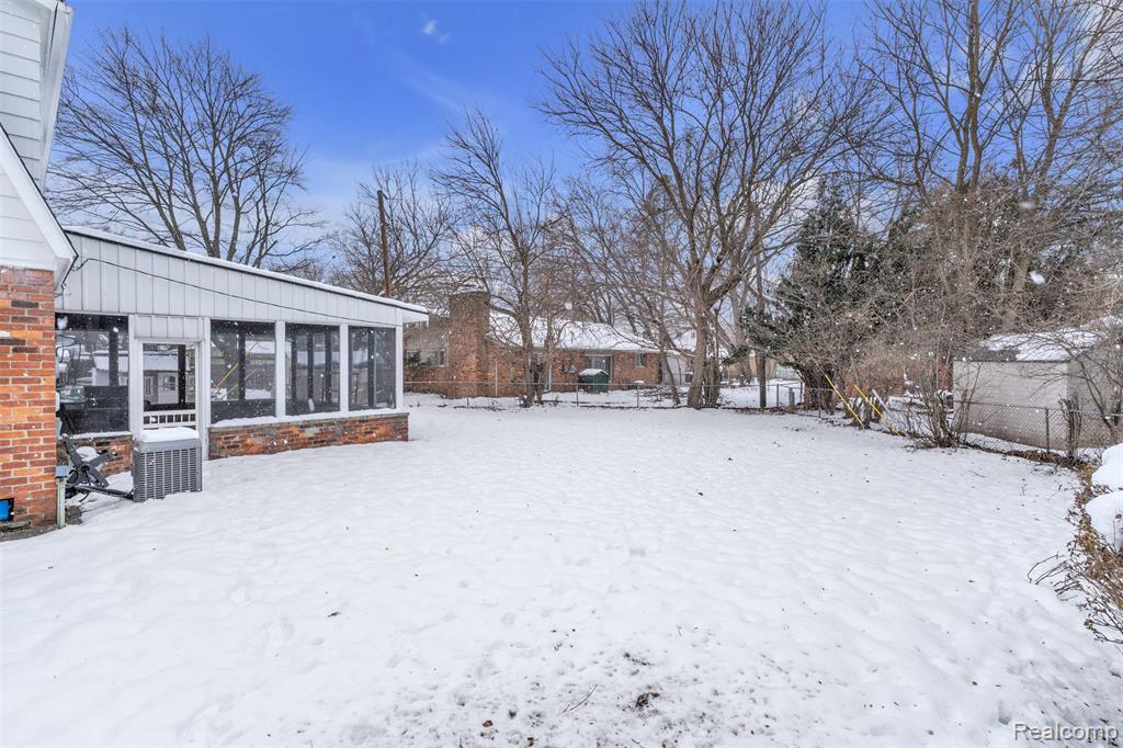 23520 Rockingham Street Southfield, MI 48033 - Photo 46 of 48 Gallery Image 46