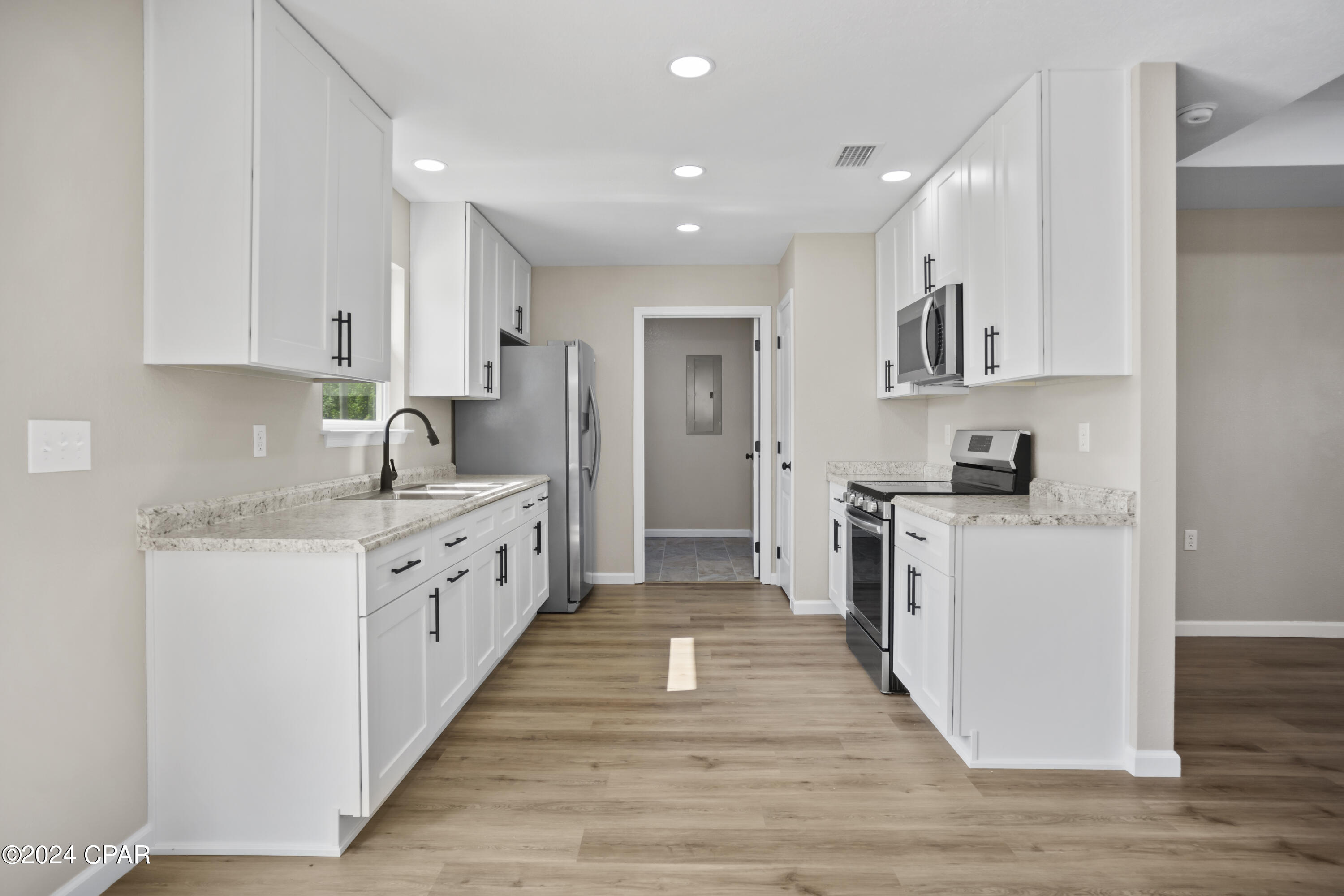 25490 Fuqua Circle Altha, FL 32421 - Photo 5 of 32