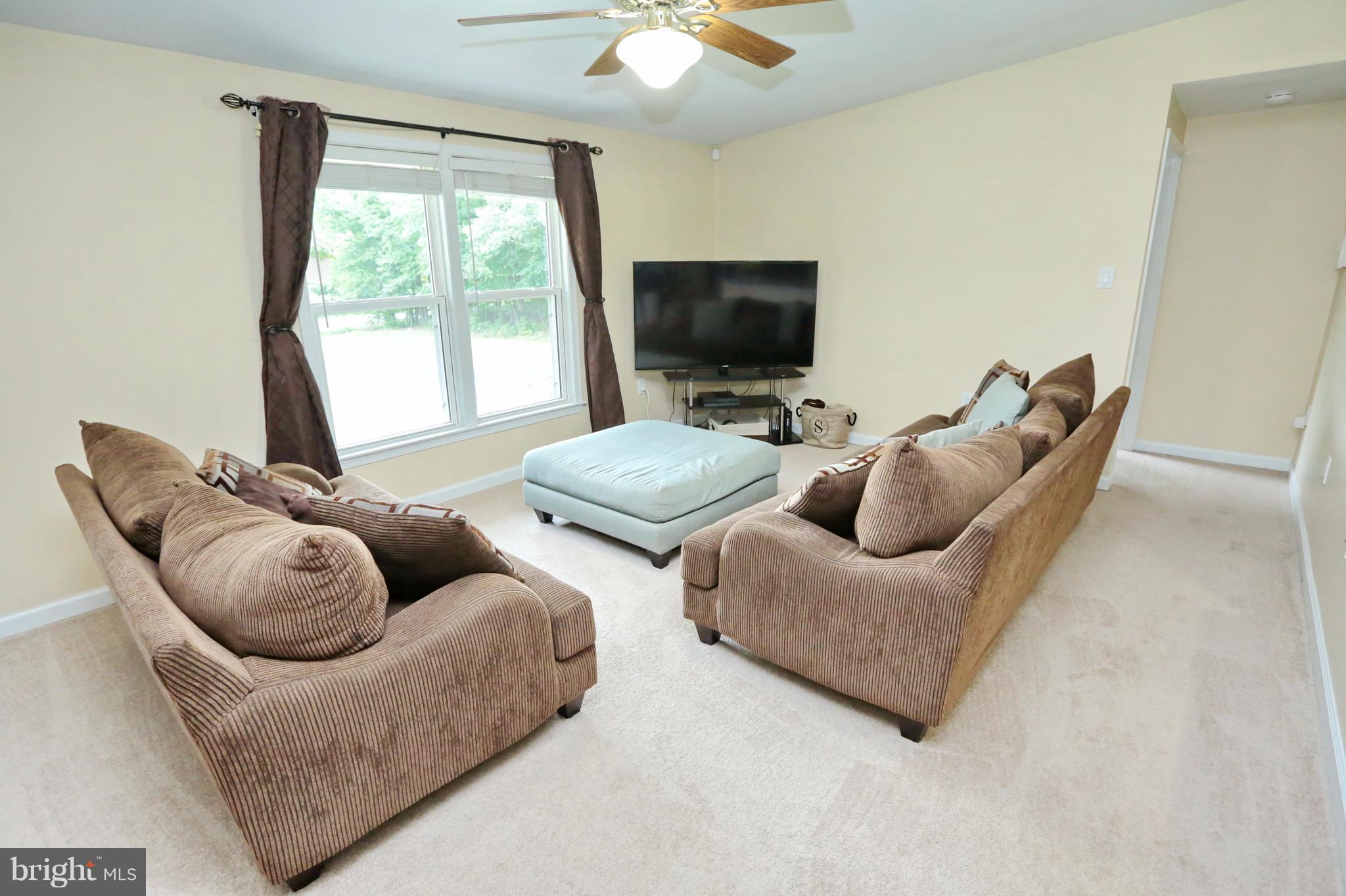 5915 Bicknell Road Indian Head, MD 20640 - Photo 2 of 23 Living Room