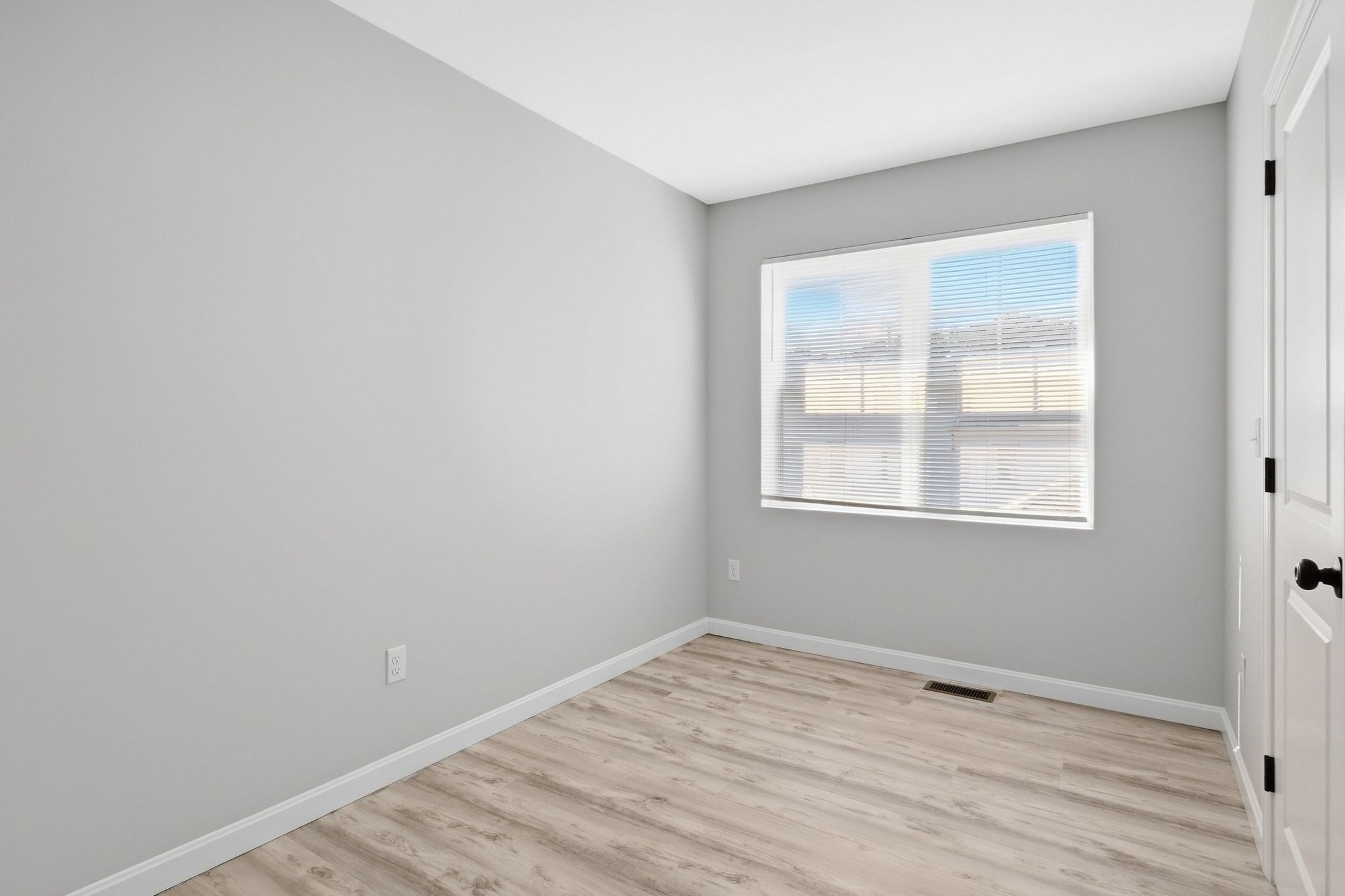 61 Parker Street, Unit 2 Springfield, MA 01151 - Photo 8 of 23 Gallery Image 8