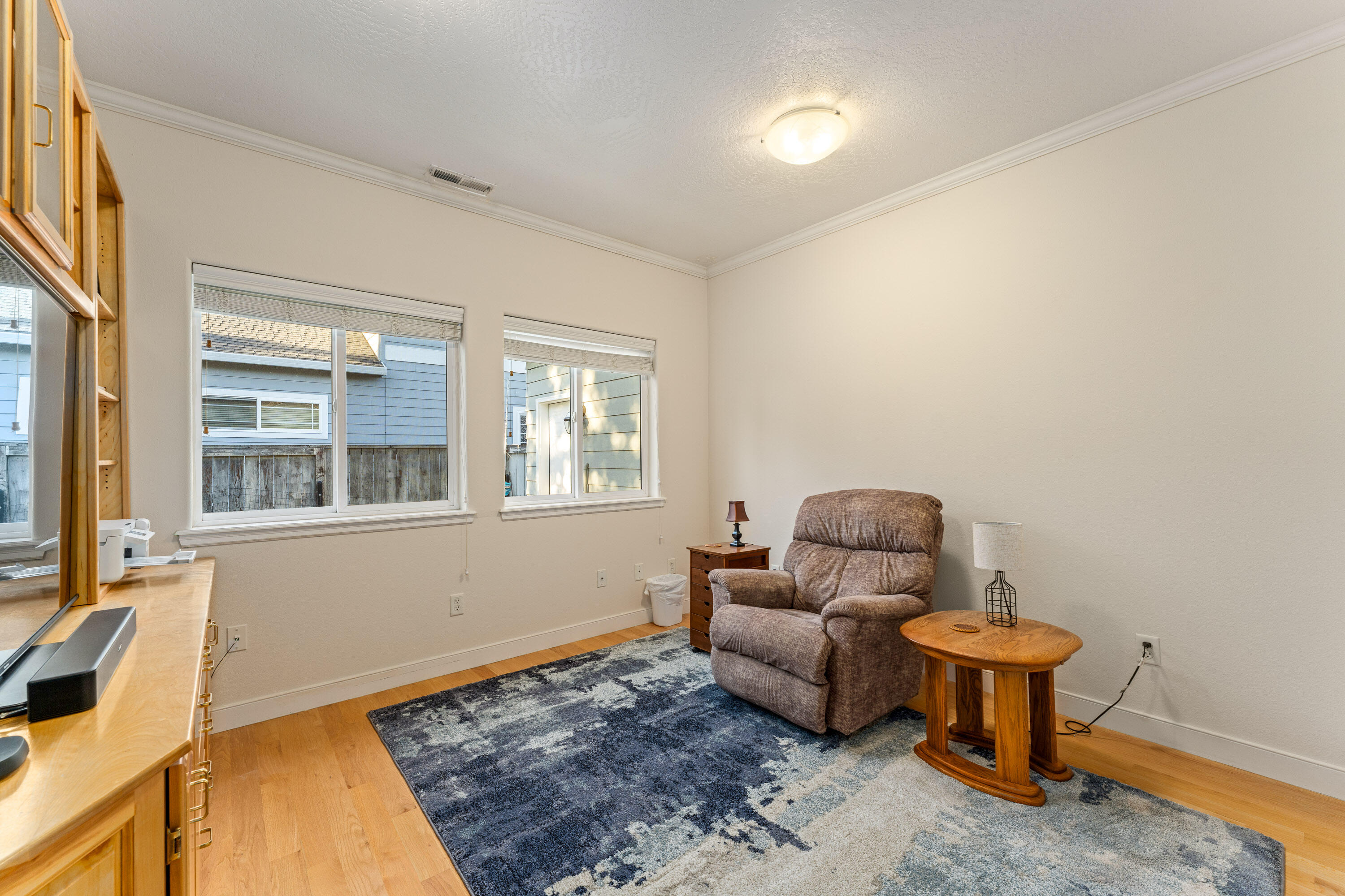 223 Ridgeway Avenue Central Point, OR 97502 - Photo 17 of 36 Room 1