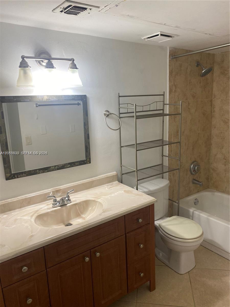 18330 Northwest 68th Avenue, Unit G Hialeah, FL 33015 - Photo 10 of 15