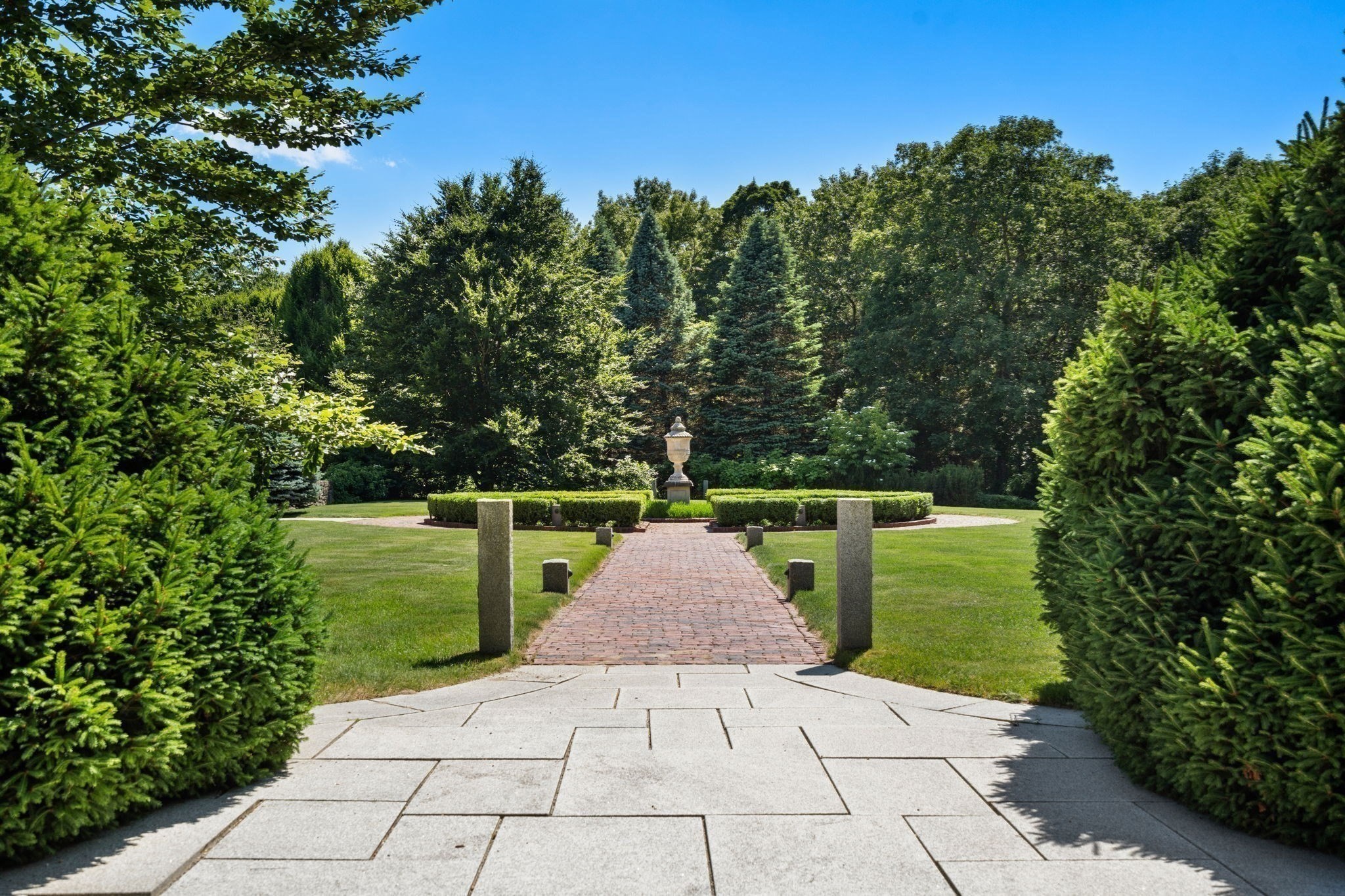 495 Hugh Cargill Road Concord, MA 01742 - Photo 4 of 42 Gallery Image 4
