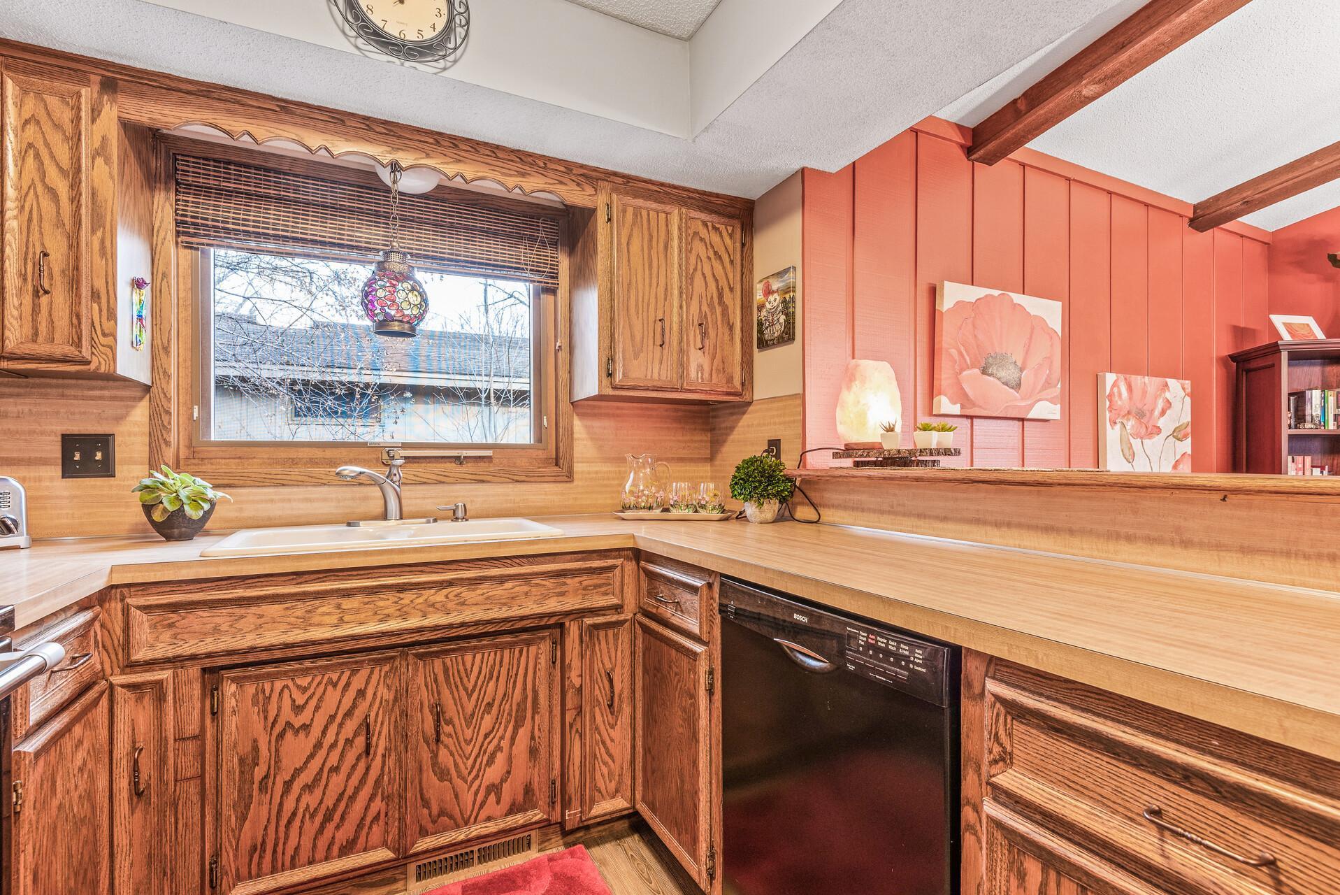 9256 Green Briar Road Bloomington, MN 55437 - Photo 18 of 37 Gallery Image 18
