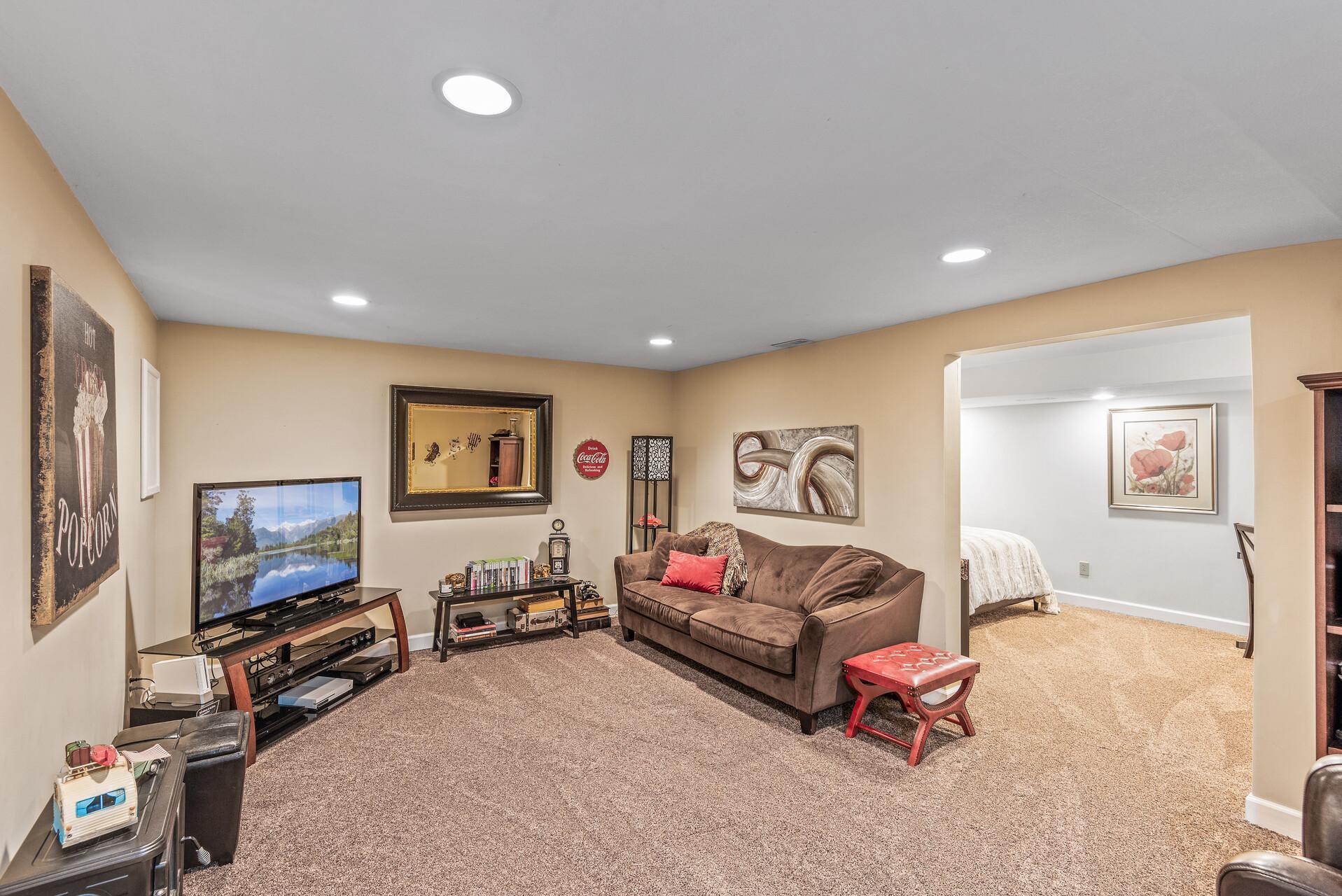 9256 Green Briar Road Bloomington, MN 55437 - Photo 26 of 37 Gallery Image 26