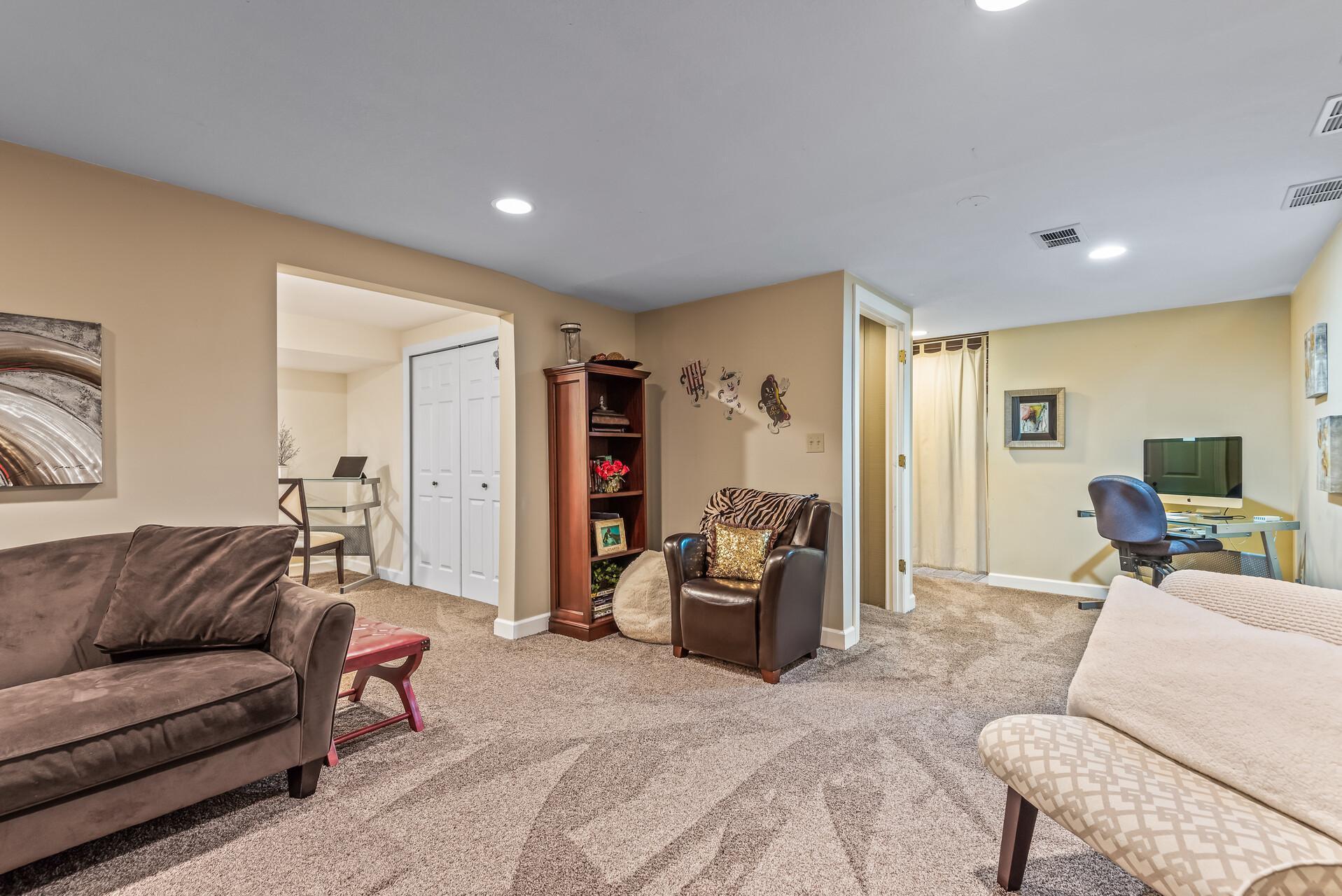 9256 Green Briar Road Bloomington, MN 55437 - Photo 27 of 37 Gallery Image 27