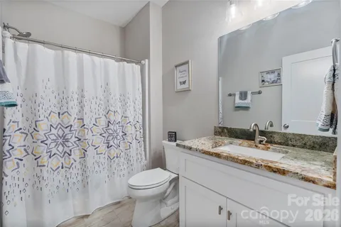 $429,900 | 4944 Southview Drive, Hickory, NC 28602