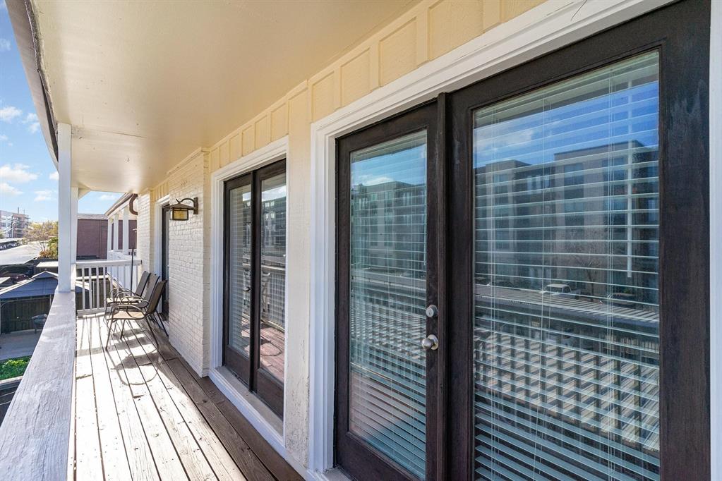 5934 Sandhurst Lane, Unit 207 Dallas, TX 75206 - Photo 17 of 31 View of balcony