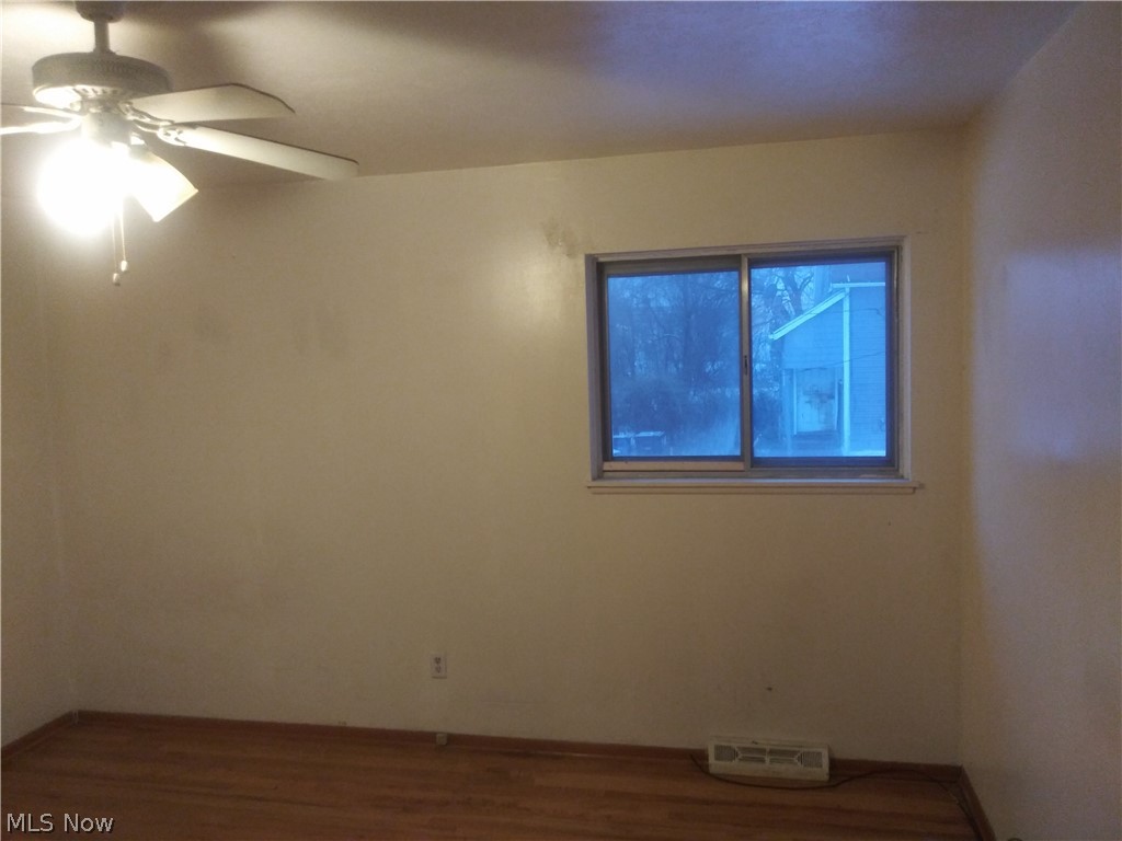 15902 Seville Road Cleveland, OH 44128 - Photo 16 of 24 Gallery Image 16