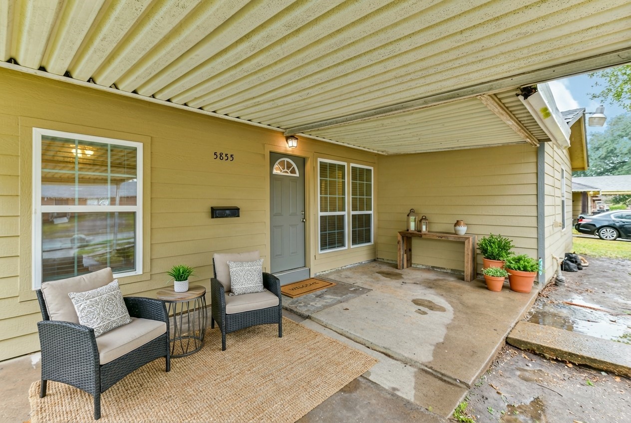 5855 Beldart Street Houston, TX 77033 - Photo 4 of 25