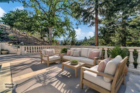 $3,700,000 | 74 Yarrow Valley Lane, Orinda, CA 94563