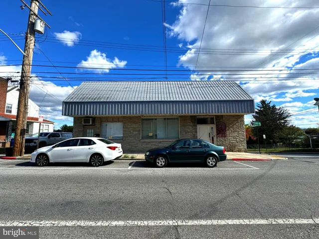 a car parked in front of a building