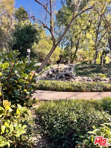 $369,000 | 7120 Carlson Circle, Unit 285, Canoga Park, CA 91303