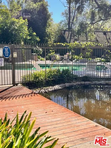 $369,000 | 7120 Carlson Circle, Unit 285, Canoga Park, CA 91303