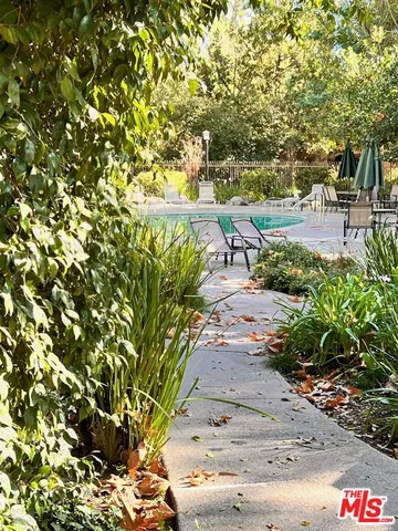 $369,000 | 7120 Carlson Circle, Unit 285, Canoga Park, CA 91303