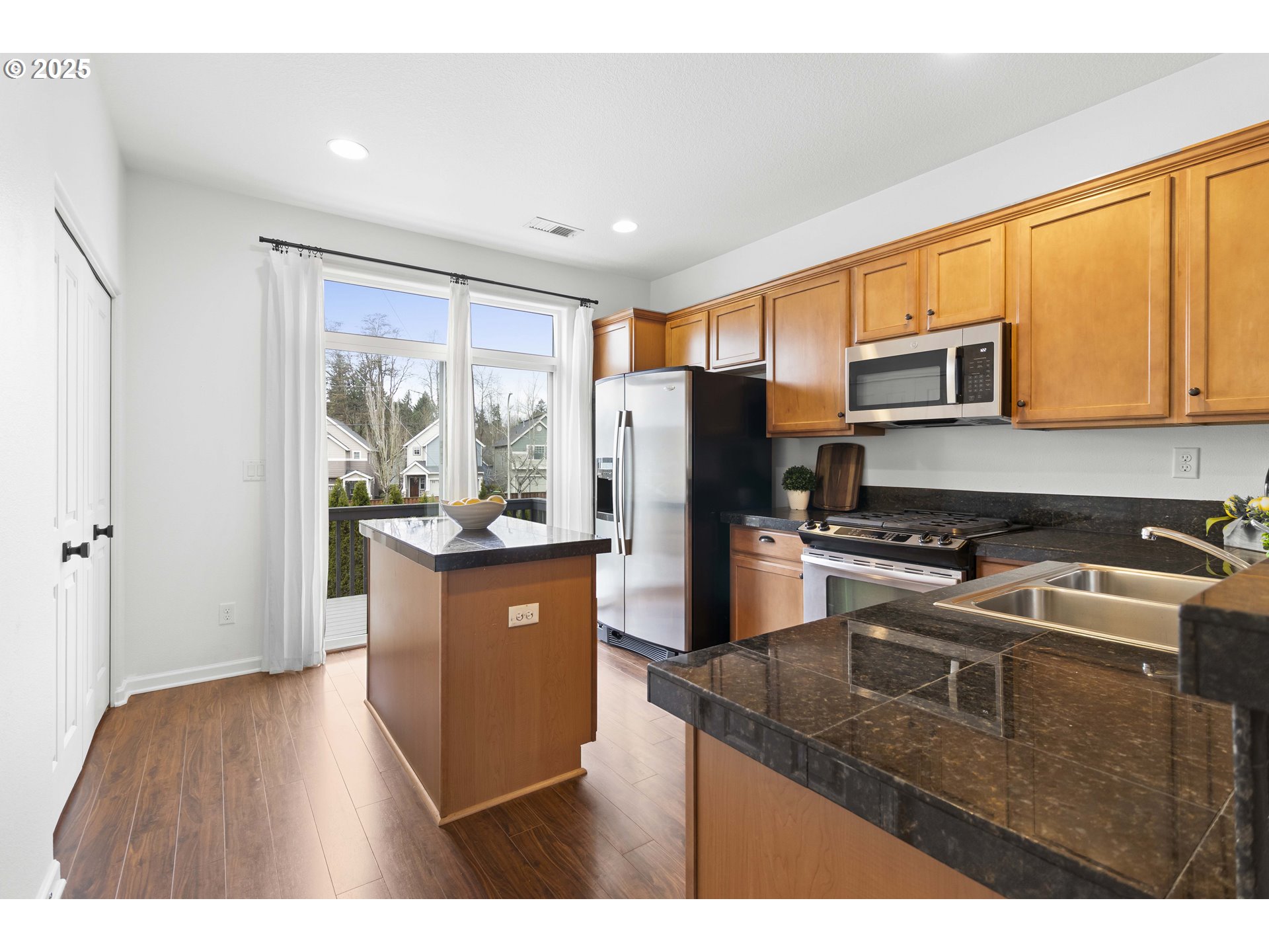 10923 Southwest Sage Terrace Portland, OR 97223 - Photo 7 of 36