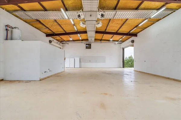 a view of a garage
