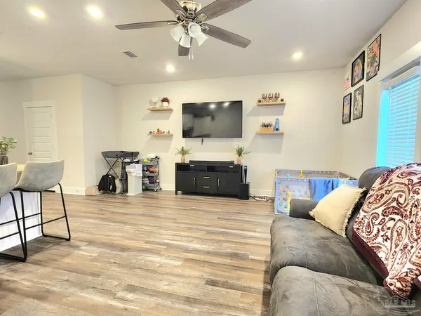 $1,800 | 1512 Iroquois Court, Pensacola, FL 32534