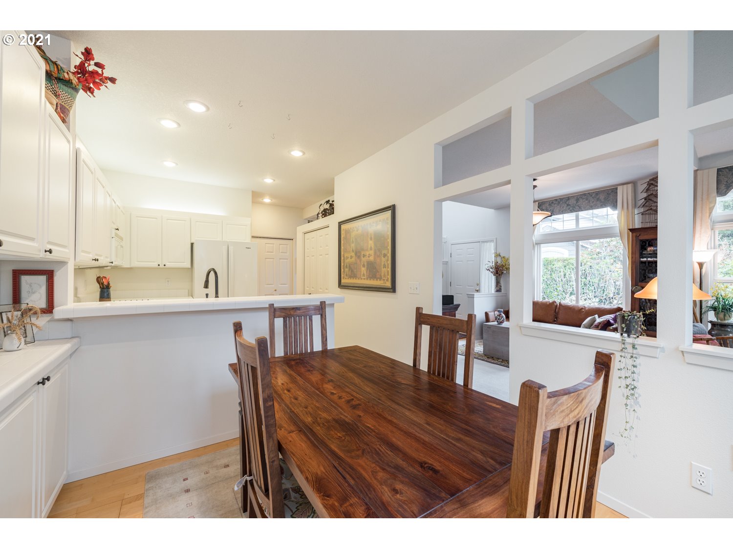 9819 Northwest Silver Ridge Loop Portland, OR 97229 - Photo 12 of 24 Gallery Image 12