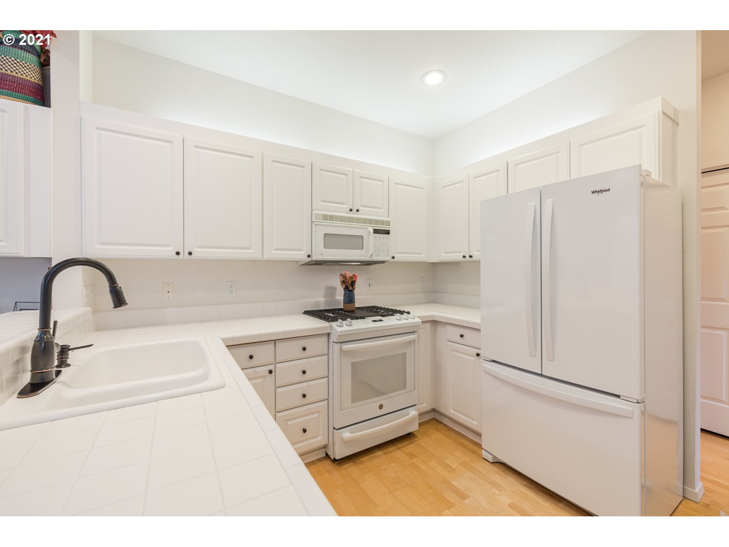 9819 Northwest Silver Ridge Loop Portland, OR 97229 - Photo 10 of 24 Gallery Image 10