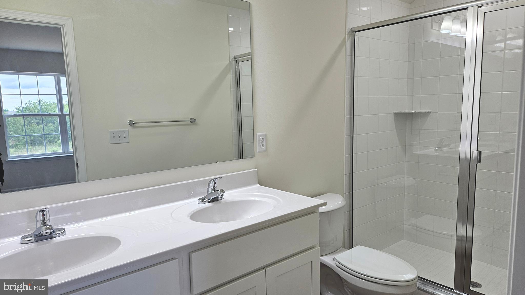 246 Doylestown Road Smyrna, DE 19977 - Photo 21 of 39 Owner's Bath
