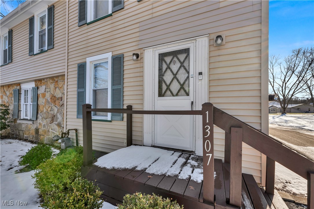 1307 Shields Road Youngstown, OH 44511 - Photo 3 of 38 Gallery Image 3