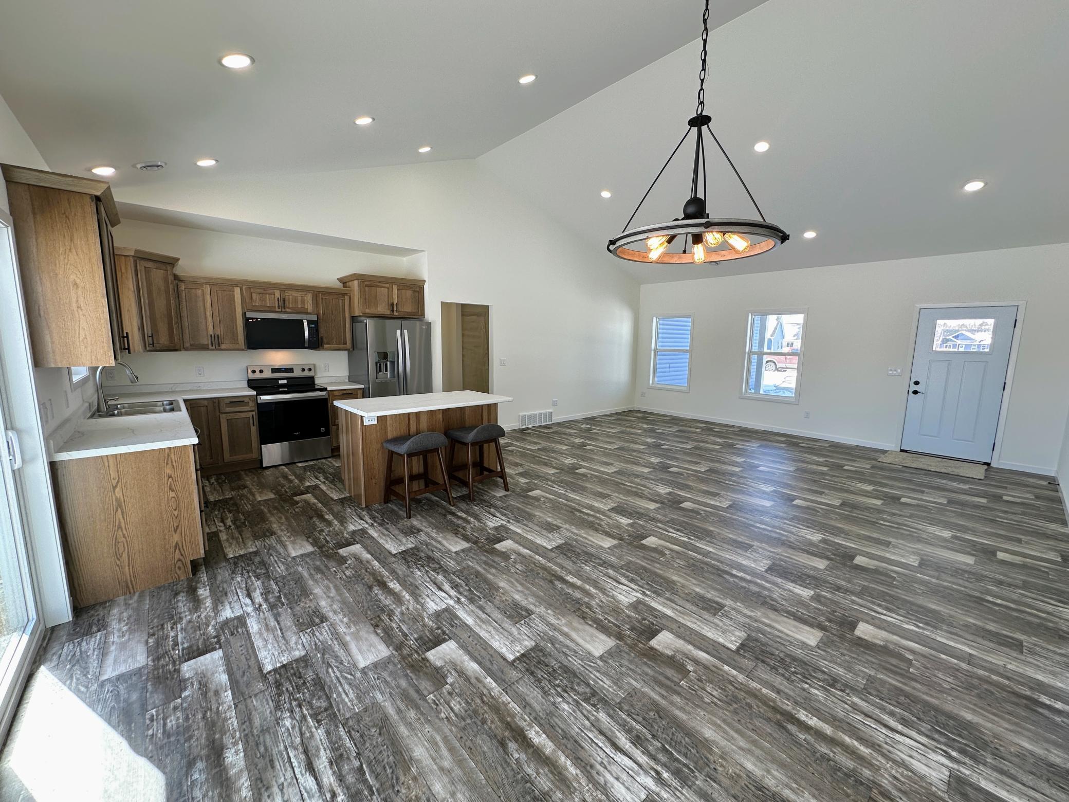 916 7th Avenue Northwest Perham, MN 56573 - Photo 16 of 28