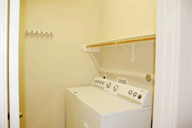 $2,300 | 7310 Northfork Drive, Pearland, TX 77584