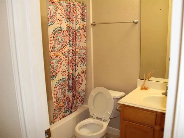 $2,300 | 7310 Northfork Drive, Pearland, TX 77584