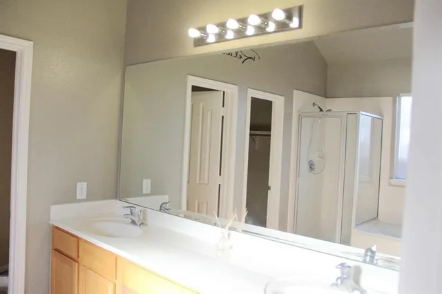 $2,300 | 7310 Northfork Drive, Pearland, TX 77584