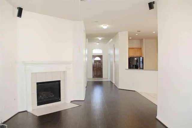 $2,300 | 7310 Northfork Drive, Pearland, TX 77584