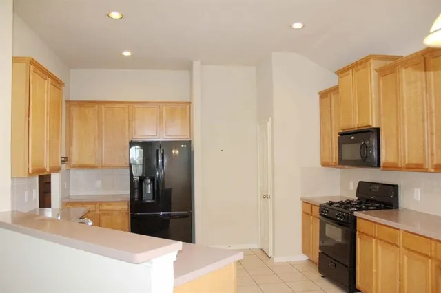 $2,300 | 7310 Northfork Drive, Pearland, TX 77584