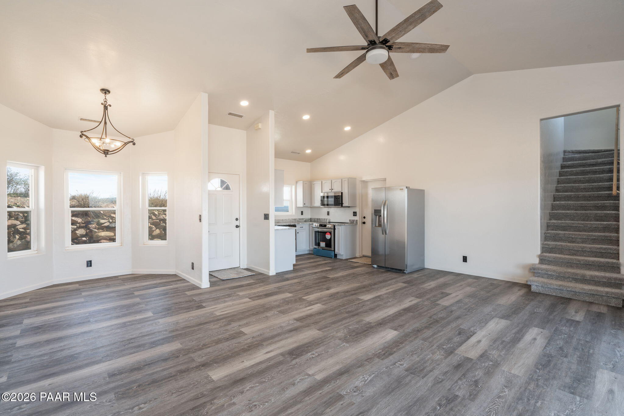 16751 Leprechaun Road Dewey, AZ 86327 - Photo 14 of 46 GREATROOM