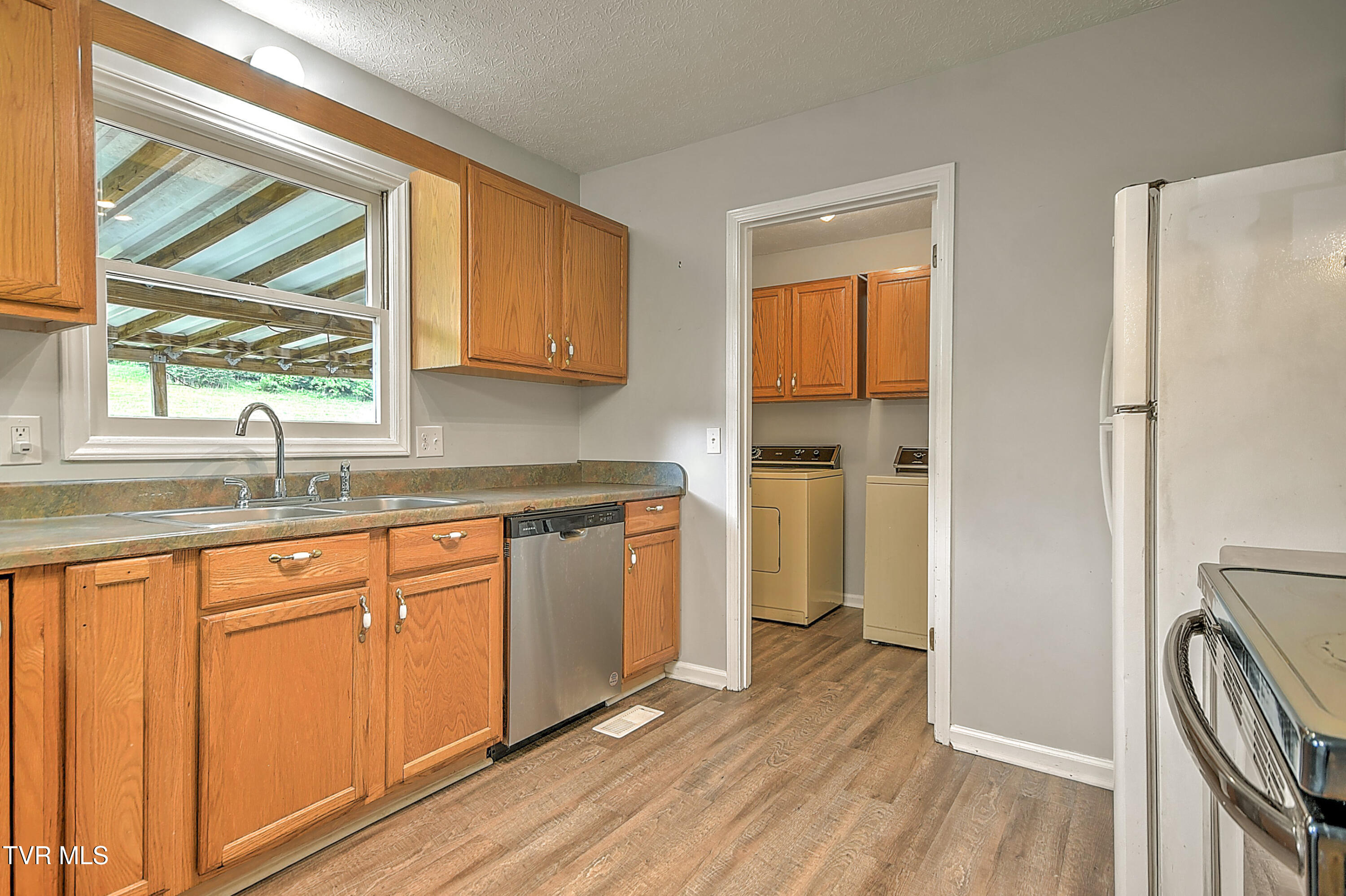 1117 Hunting Hill Road Piney Flats, TN 37686 - Photo 13 of 30 D4131CF1-BCAB-450E-BE77-3EB1877E720C