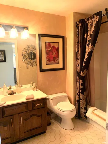 $459,900 | 1622 Fuquay Road, Evansville, IN 47715