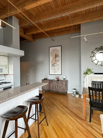 $4,250 | 616 West Fulton Street, Unit 411, Chicago, IL 60661
