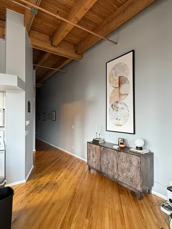 $4,250 | 616 West Fulton Street, Unit 411, Chicago, IL 60661