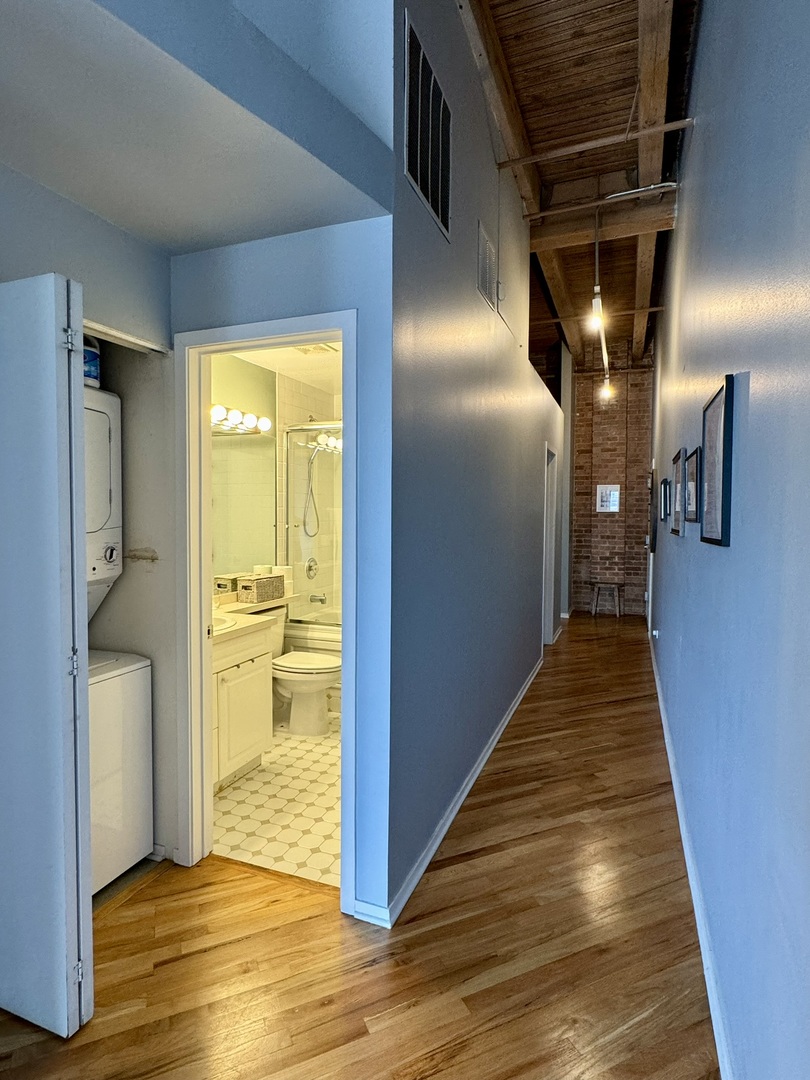 616 West Fulton Street, Unit 411 Chicago, IL 60661 - Photo 13 of 32