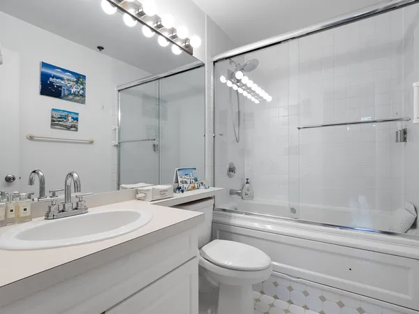 $4,250 | 616 West Fulton Street, Unit 411, Chicago, IL 60661