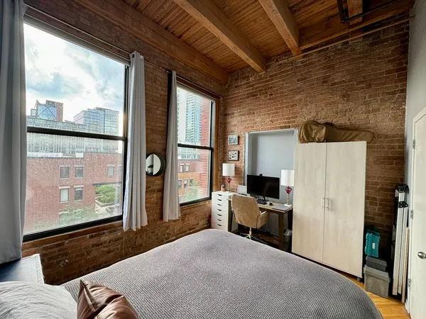 $4,250 | 616 West Fulton Street, Unit 411, Chicago, IL 60661