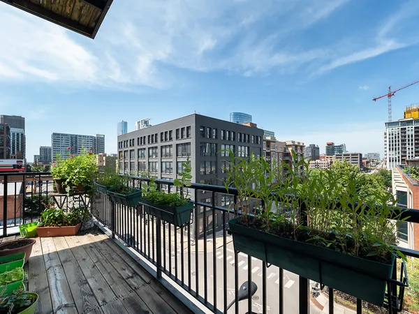 $4,250 | 616 West Fulton Street, Unit 411, Chicago, IL 60661