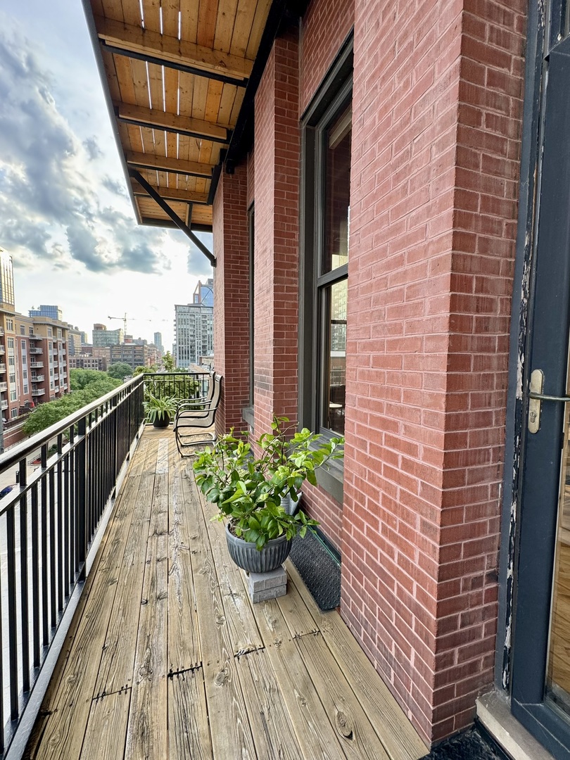 616 West Fulton Street, Unit 411 Chicago, IL 60661 - Photo 26 of 32