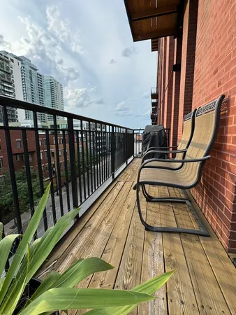 $4,250 | 616 West Fulton Street, Unit 411, Chicago, IL 60661