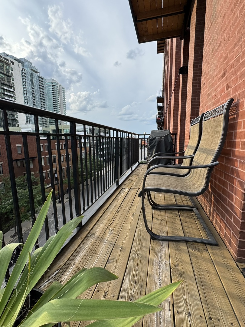 616 West Fulton Street, Unit 411 Chicago, IL 60661 - Photo 27 of 32