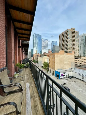 $4,250 | 616 West Fulton Street, Unit 411, Chicago, IL 60661